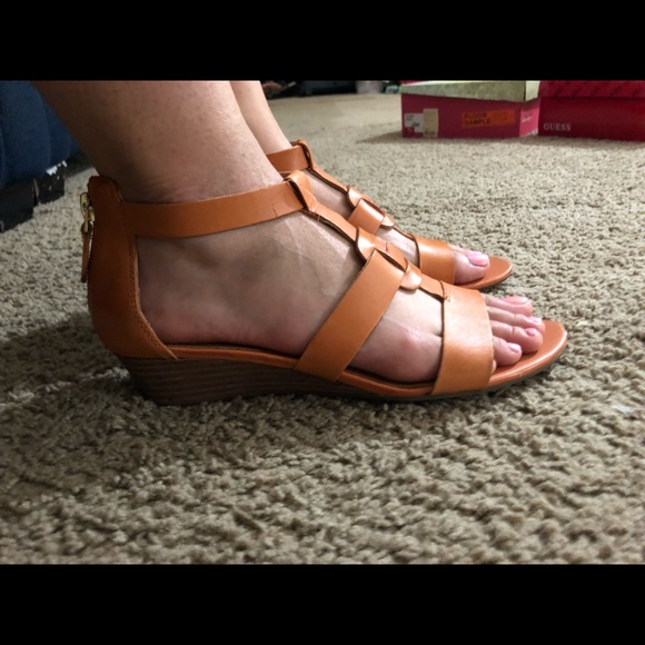 franco sarto gaetana flat sandals